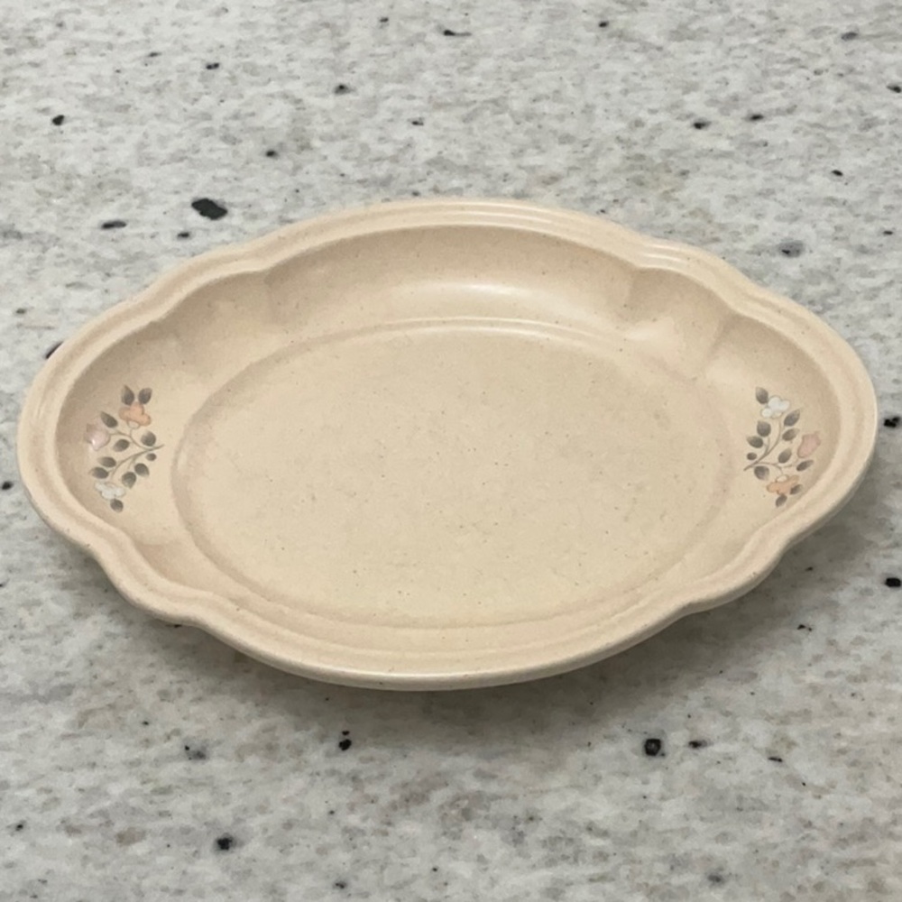 Pfaltzcraft Remembrance 8” Dish Made In USA
